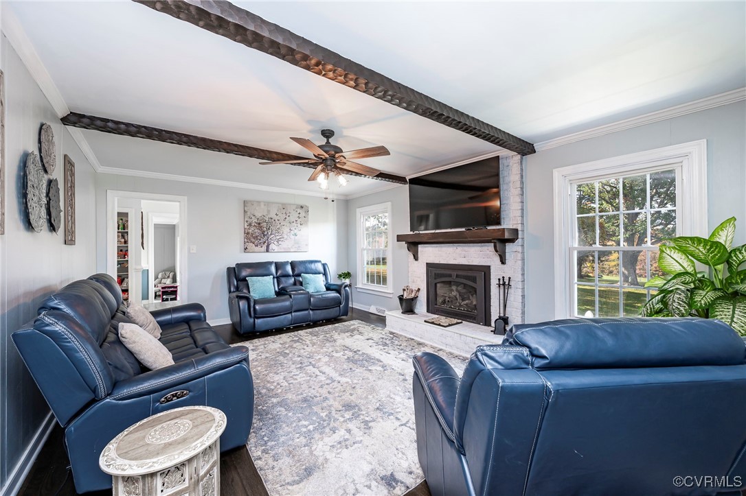3830 Leabough Road Goochland, VA 23063 - Photo 7 of 47 Family room with view to kitchen