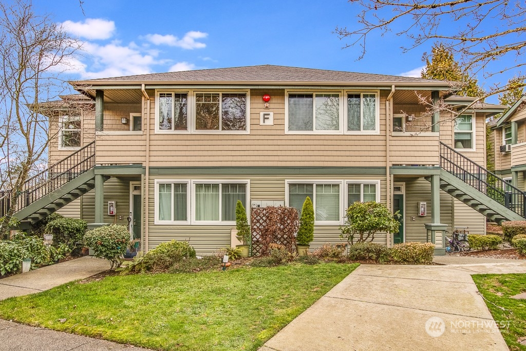 1500 South 18th Street, Unit F201 Renton, WA 98055 - Photo 2 of 22 Gallery Image 2