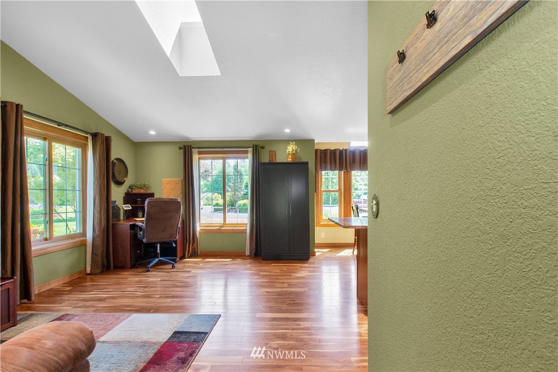 8025 Fairview Road Southwest Olympia, WA 98512 - Photo 20 of 35 Gallery Image 20