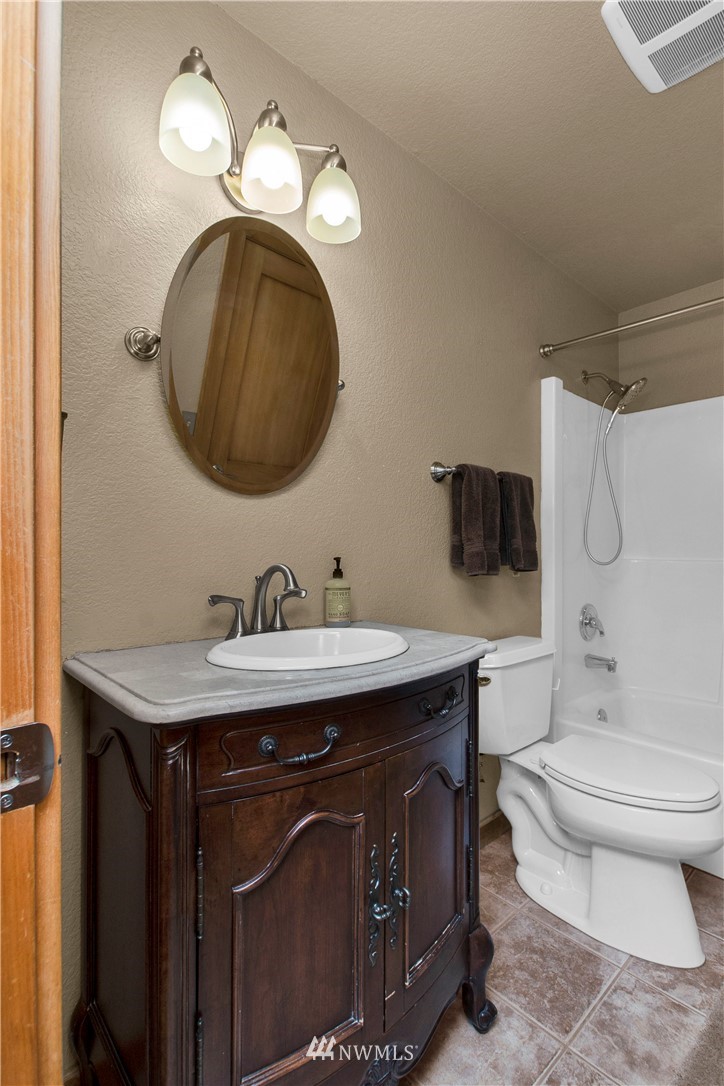 8025 Fairview Road Southwest Olympia, WA 98512 - Photo 23 of 35 Gallery Image 23