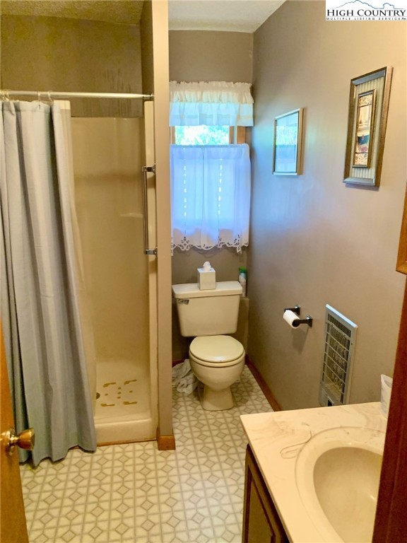 468 Windridge Road Newland, NC 28657 - Photo 13 of 16 Gallery Image 13