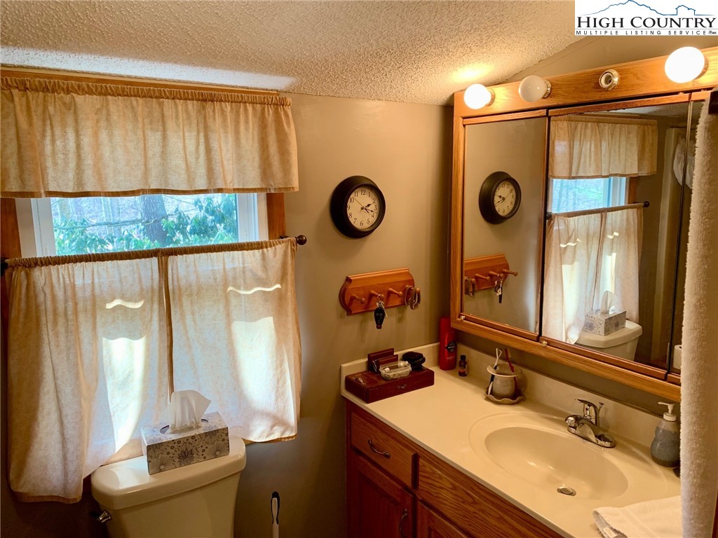 468 Windridge Road Newland, NC 28657 - Photo 8 of 16 Gallery Image 8