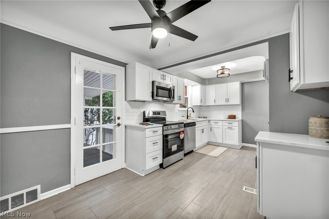 1914 Lorimer Road Cleveland, OH 44134 - Photo 10 of 43