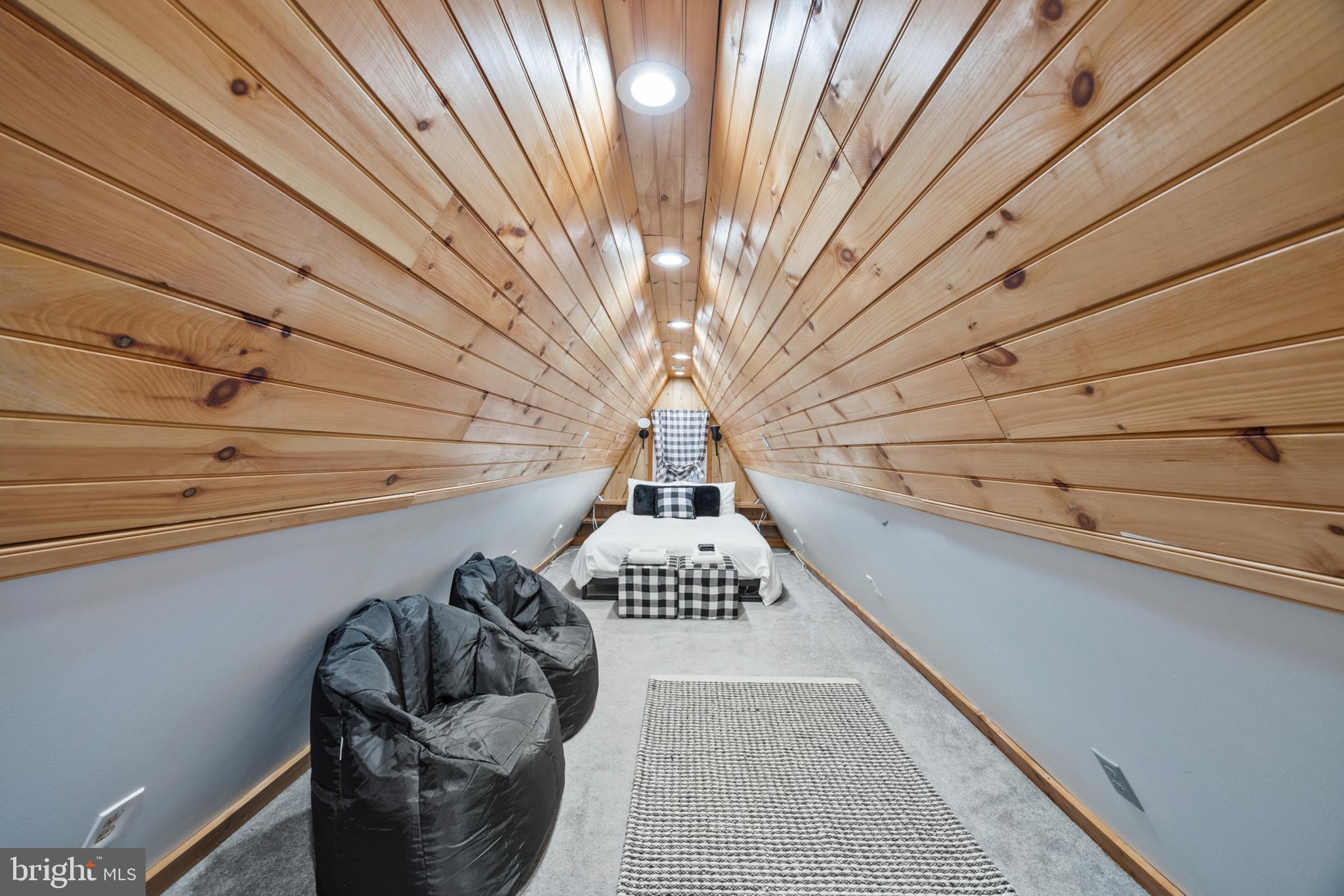 182 Deer Trail Mount Jackson, VA 22842 - Photo 17 of 35 a picture of table and chairs in patio