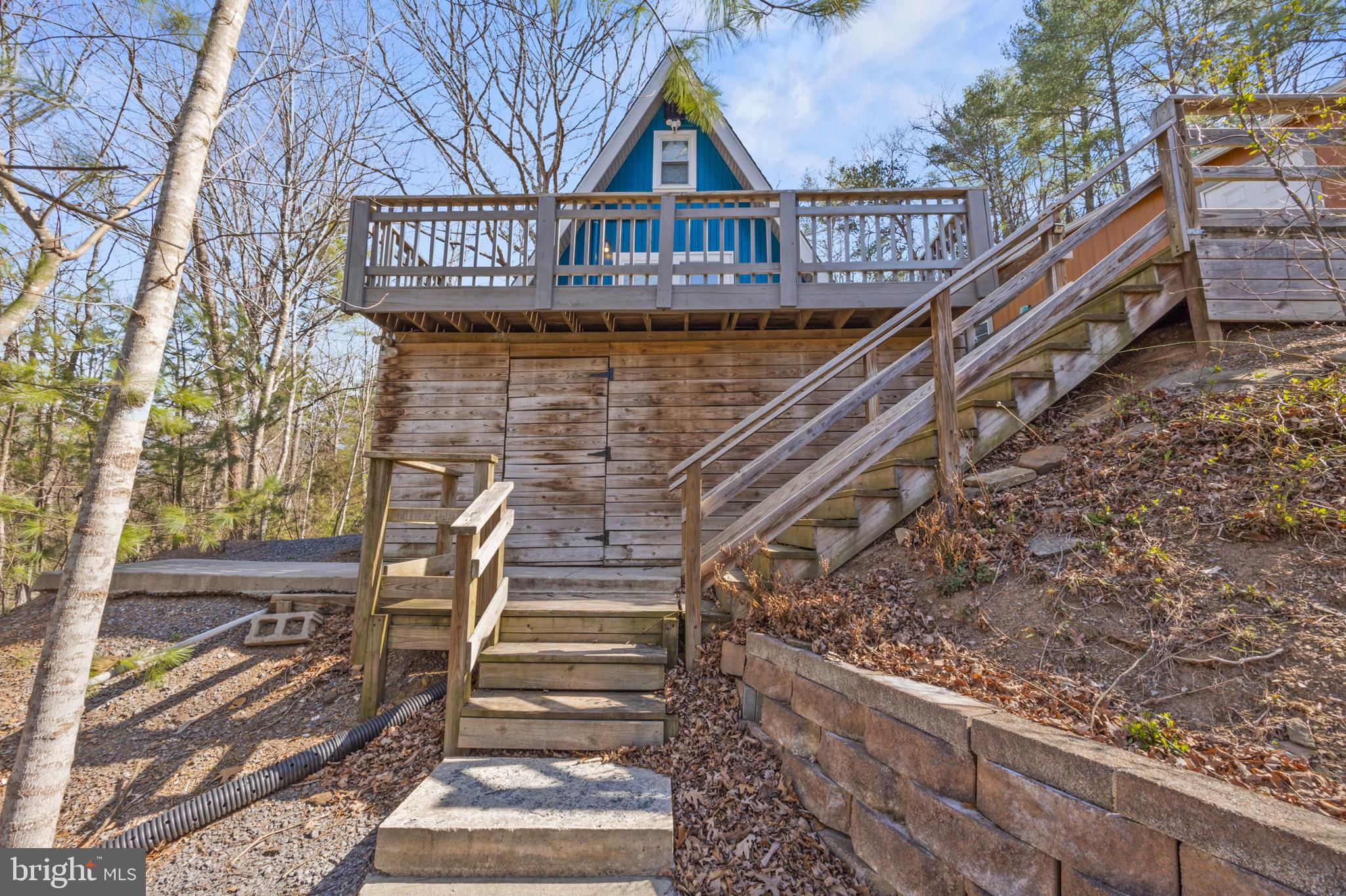 182 Deer Trail Mount Jackson, VA 22842 - Photo 4 of 35 a view of entryway with wooden stairs