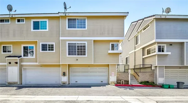$4,300 | 2800 Plaza Del Amo, Unit 430, Torrance, CA 90503
