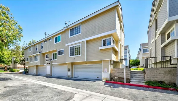 $4,300 | 2800 Plaza Del Amo, Unit 430, Torrance, CA 90503