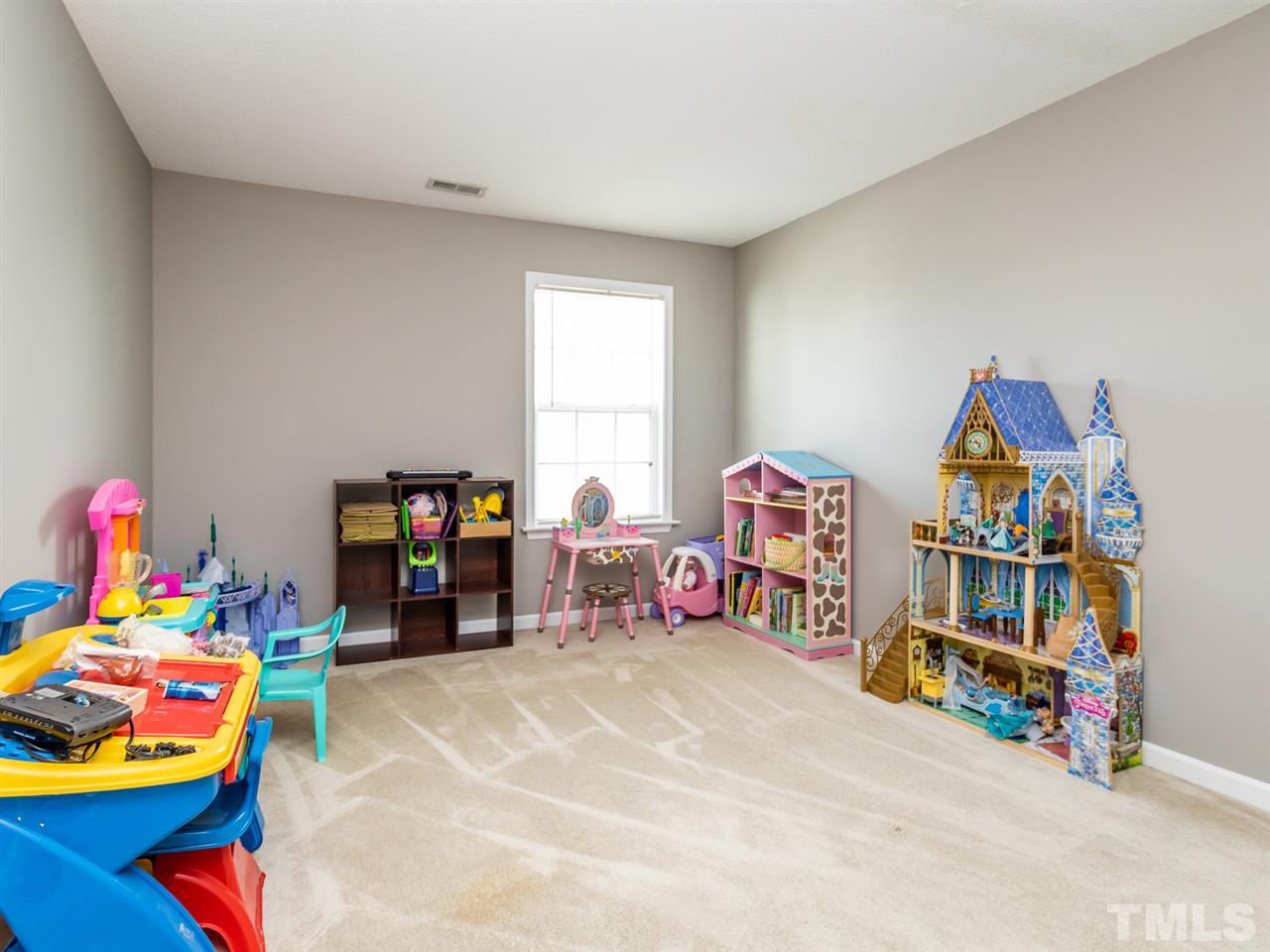 4205 Snowcrest Lane Raleigh, NC 27616 - Photo 13 of 20