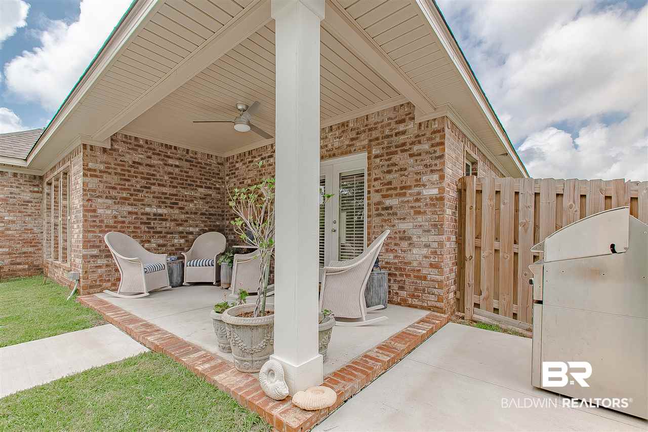 252 Hawthorne Circle Fairhope, AL 36532 - Photo 37 of 46 Covered back porch and gr