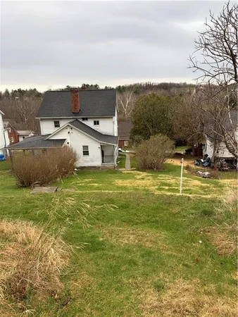 $750 | 20 North Pine Street, Ellsworth, PA 15314