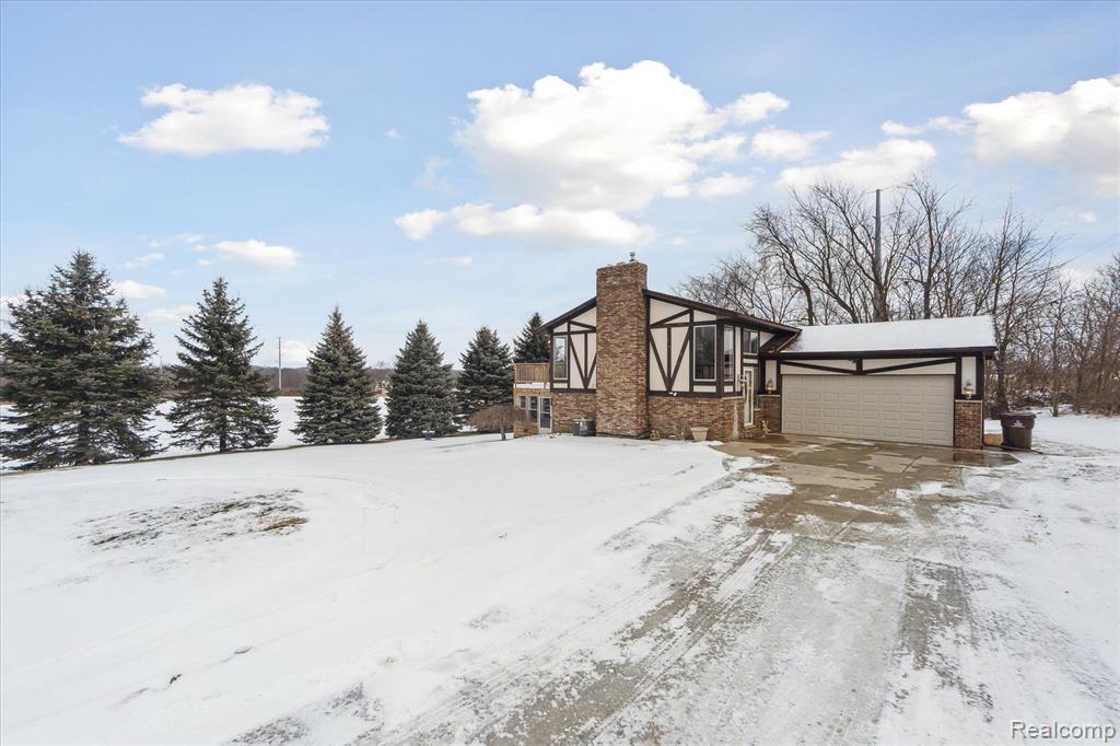 4360 North Latson Road Howell, MI 48855 - Photo 4 of 33