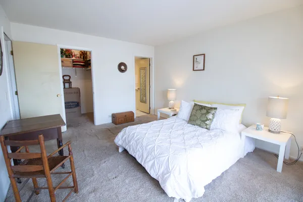 $265,000 | 1706 Northfield Square, Unit D, Northfield, IL 60093