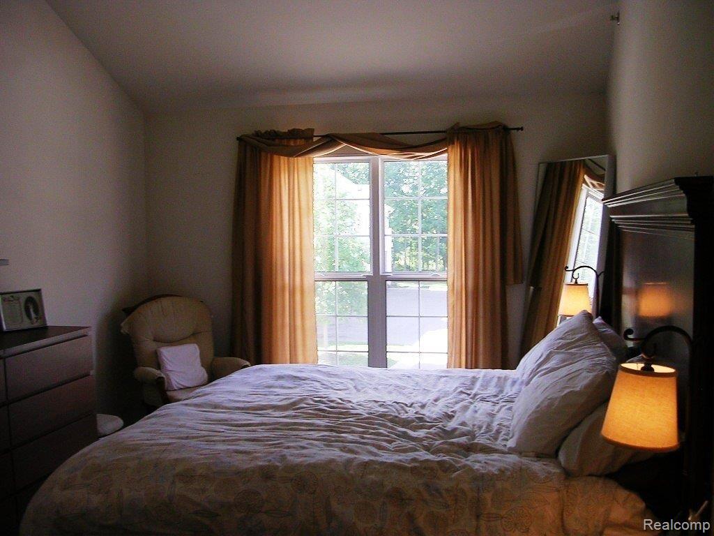 1715 Deepwood Circle Rochester, MI 48307 - Photo 11 of 16 Bedroom, Vaulted Ceiling
