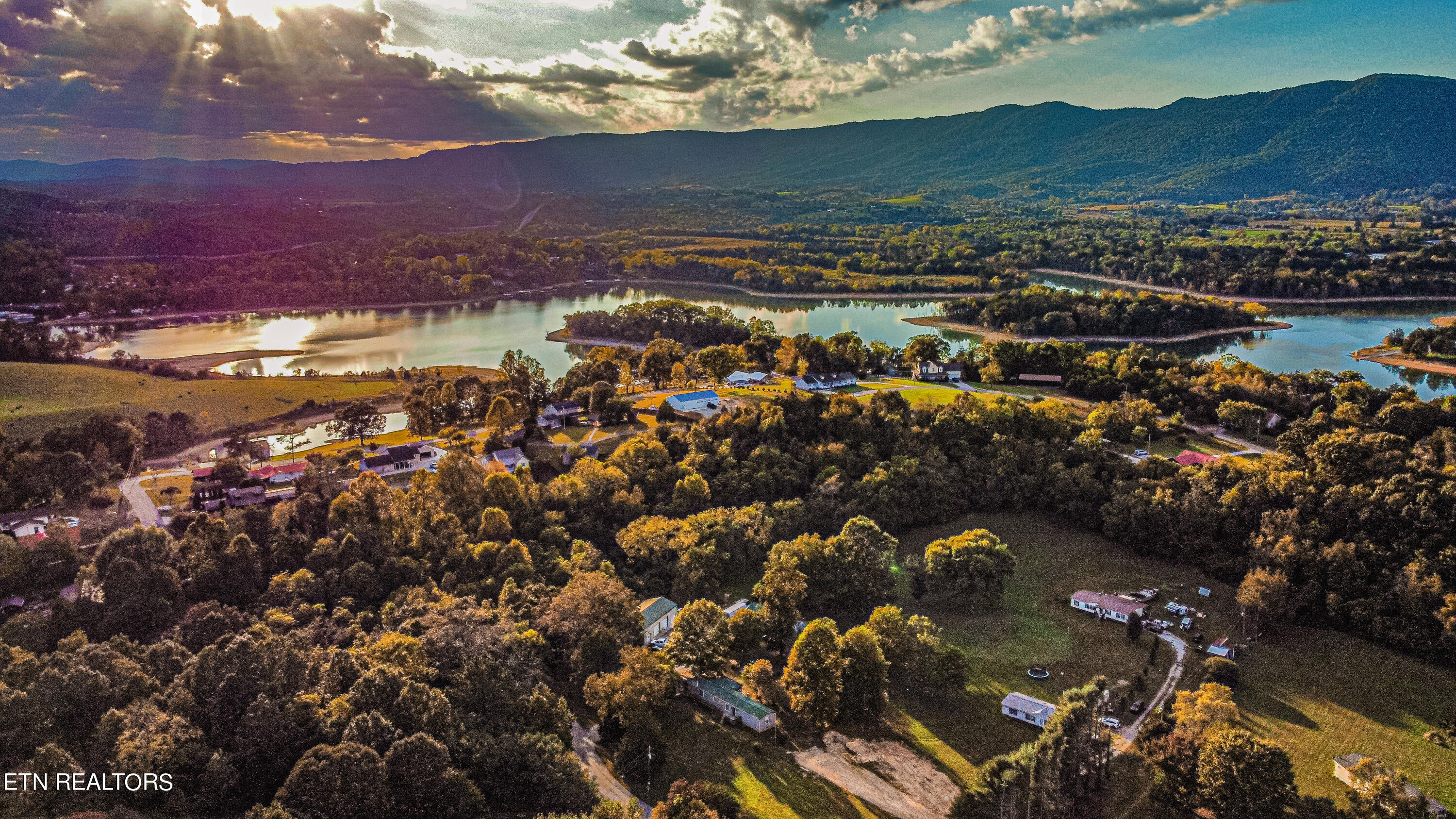 Powell Lane Speedwell, TN 37870 - Photo 10 of 11 9