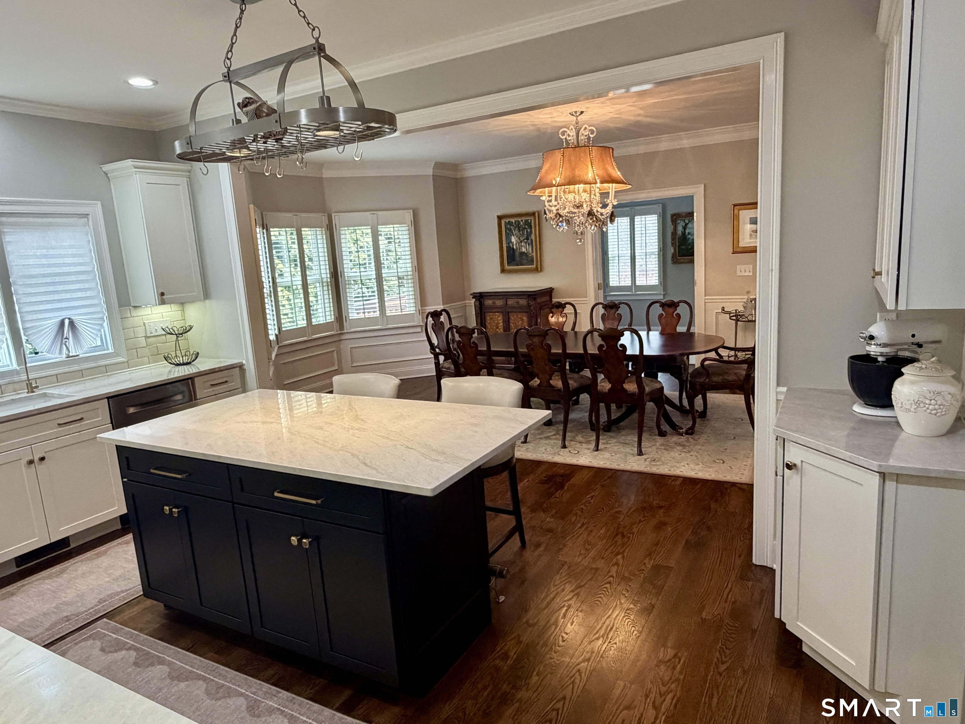 6 Winding Way, Unit 6 Trumbull, CT 06611 - Photo 11 of 37 a large kitchen with lots of counter space and breakfast area