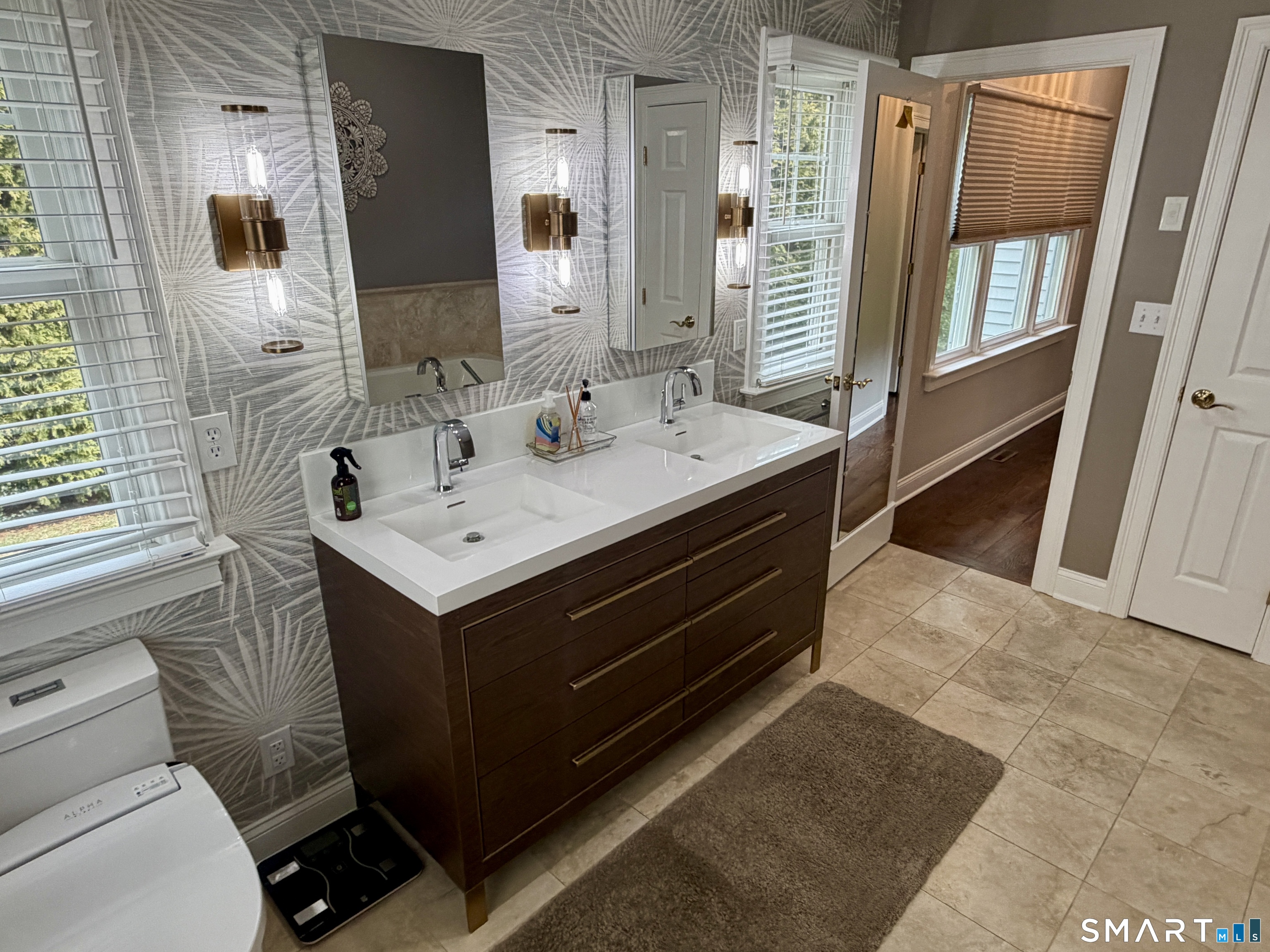 6 Winding Way, Unit 6 Trumbull, CT 06611 - Photo 18 of 37 a utility room with sink dryer and washer