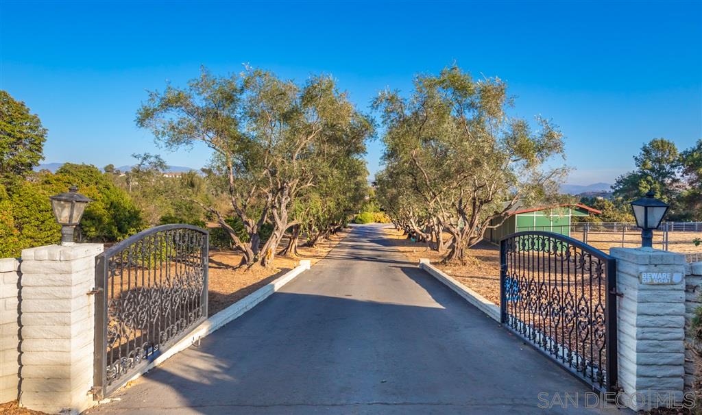 4110 Sleeping Indian Road Fallbrook, CA 92028 - Photo 4 of 22