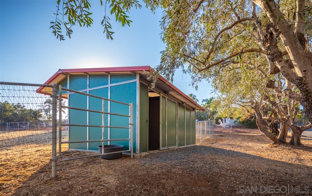 4110 Sleeping Indian Road Fallbrook, CA 92028 - Photo 7 of 22