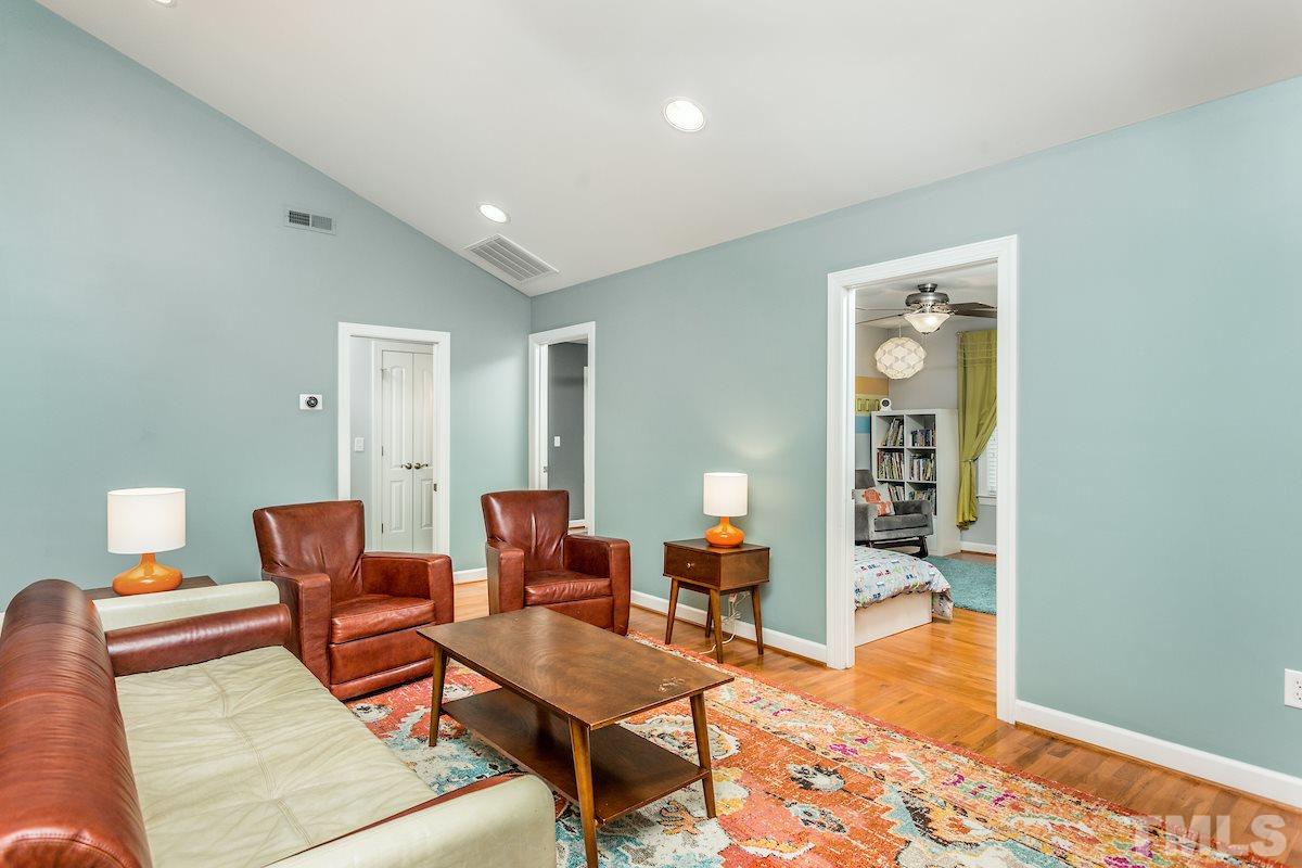 618 Glascock Street Raleigh, NC 27604 - Photo 9 of 29