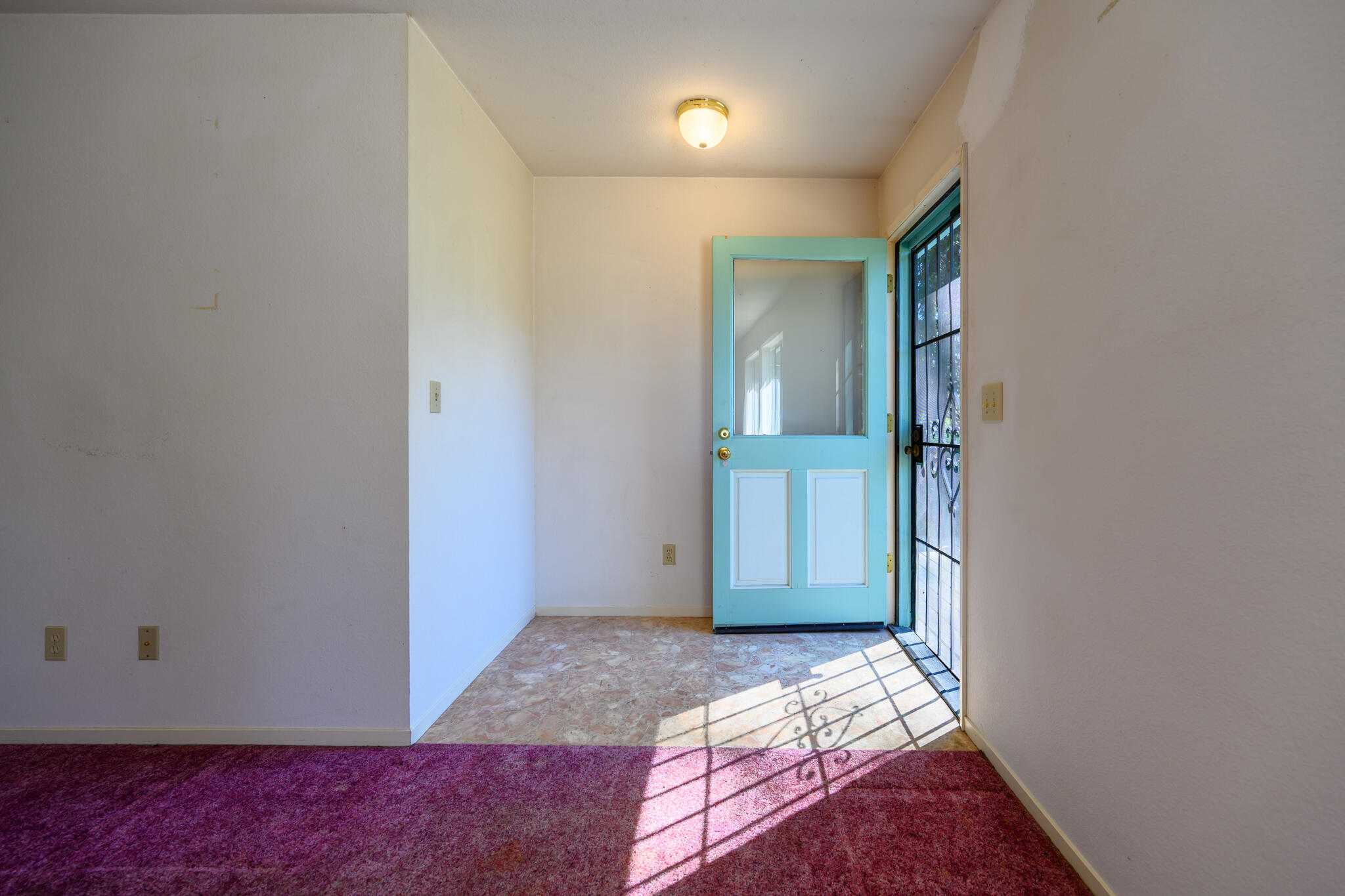 2307 Goose Ranch Road Lewiston, CA 96052 - Photo 3 of 37 a view of hallway with livingroom