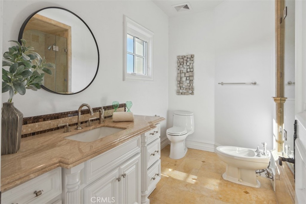 28 Shoreridge Newport Coast, CA 92657 - Photo 49 of 75 ensuite bath for bedroom #3.