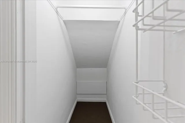 $10,000 | 1961 Northeast 188th Street, Miami, FL 33179