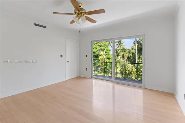 $10,000 | 1961 Northeast 188th Street, Miami, FL 33179