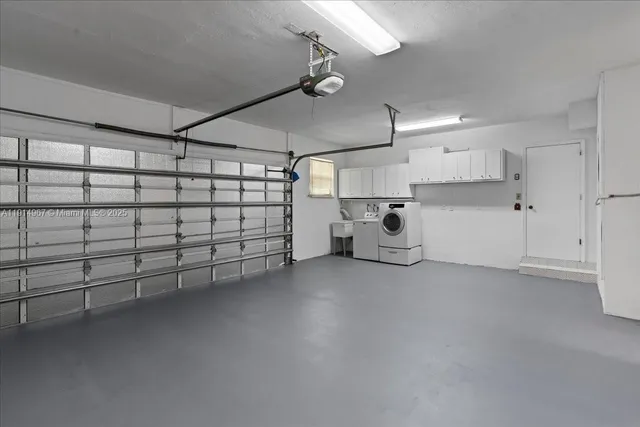 $10,000 | 1961 Northeast 188th Street, Miami, FL 33179