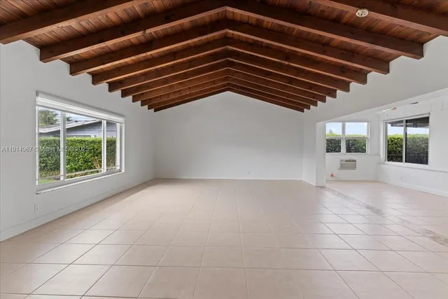 $10,000 | 1961 Northeast 188th Street, Miami, FL 33179