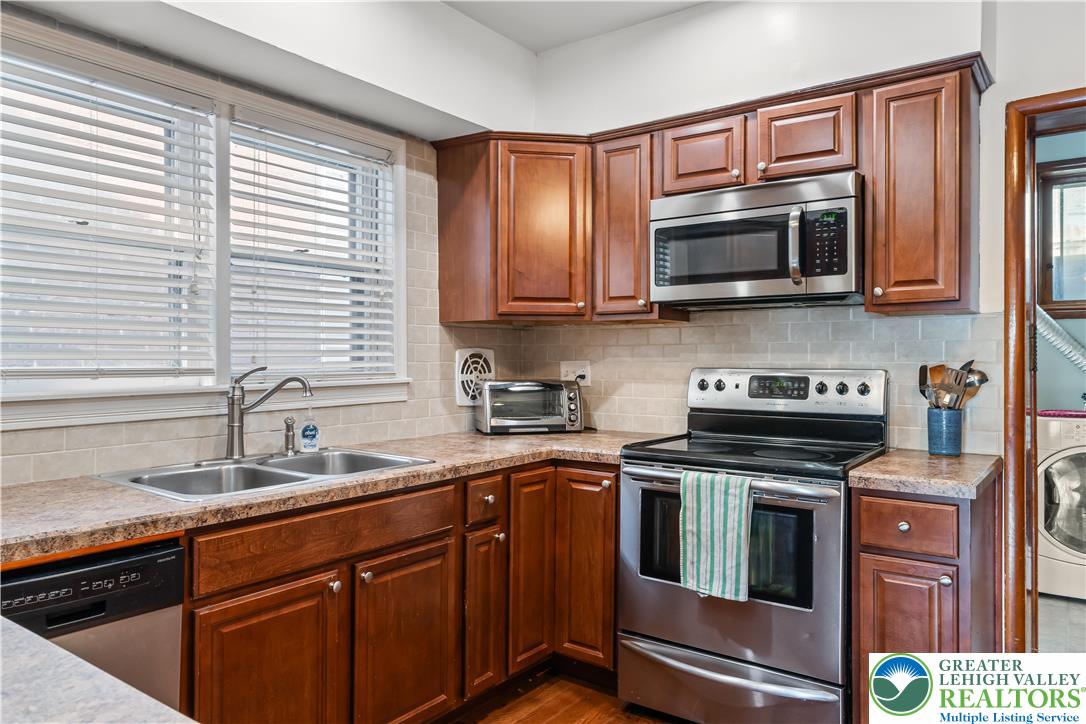 631 Ridge Street Bethlehem, PA 18015 - Photo 11 of 35 Gallery Image 11