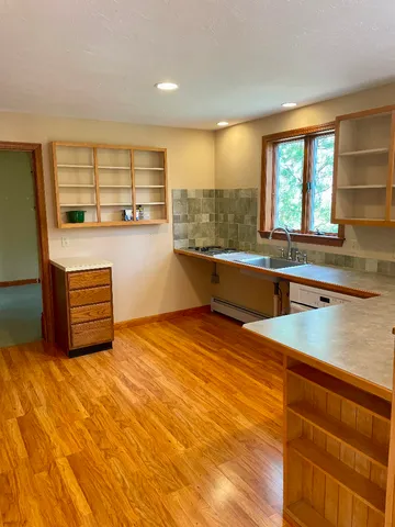 $1,045,000 | 12 Park Avenue, Vineyard Haven, MA 02568