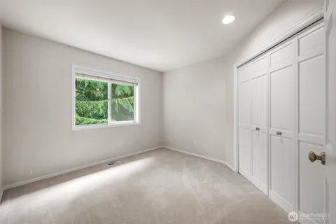 $1,750,000 | 320 210th Court Southeast, Sammamish, WA 98074