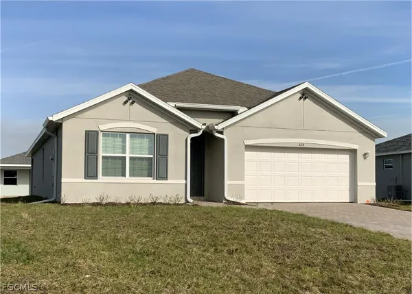 $305,000 | 524 West Glendale Avenue, LaBelle, FL 33935