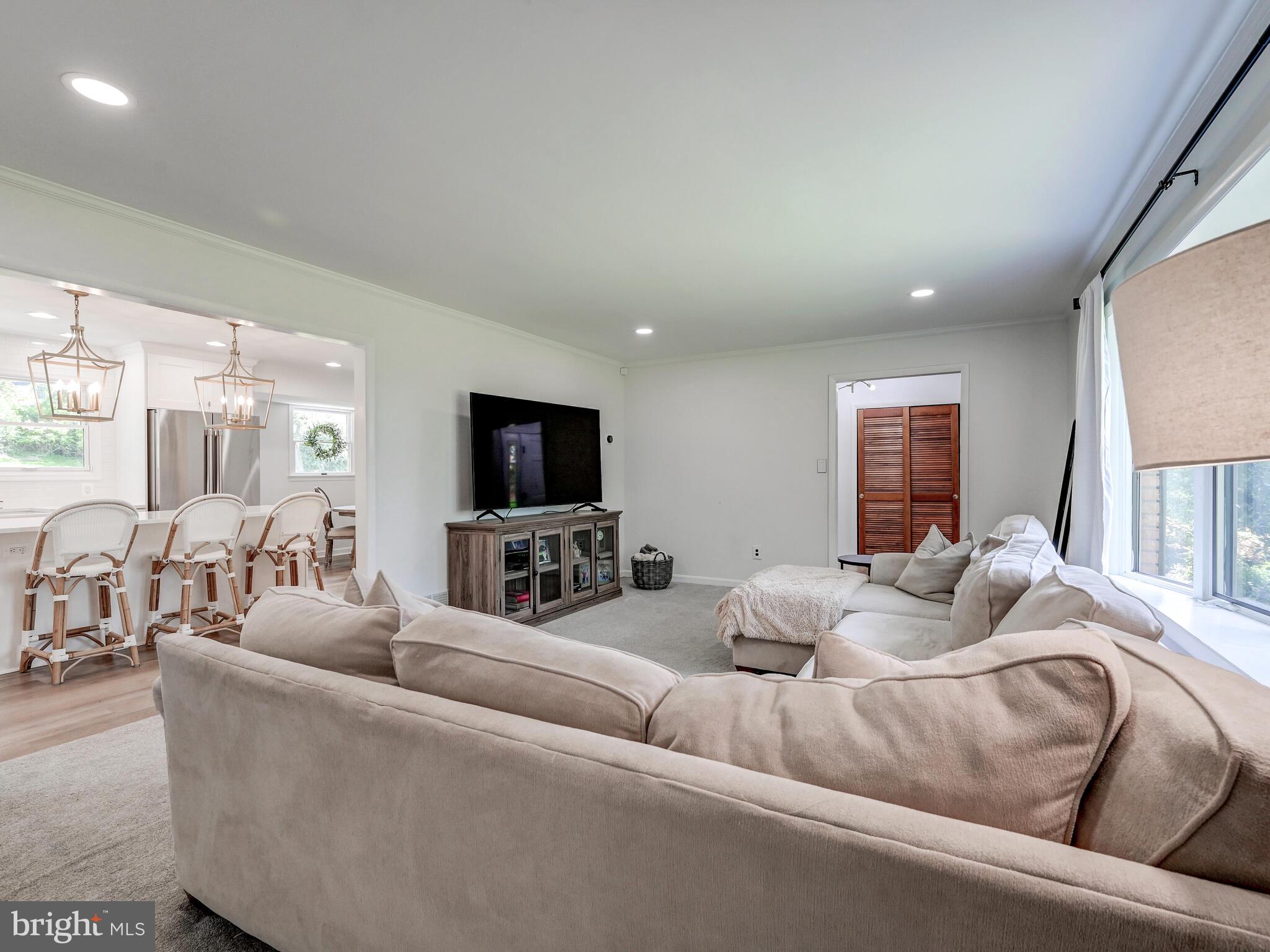 14306 Robcaste Road Phoenix, MD 21131 - Photo 7 of 40