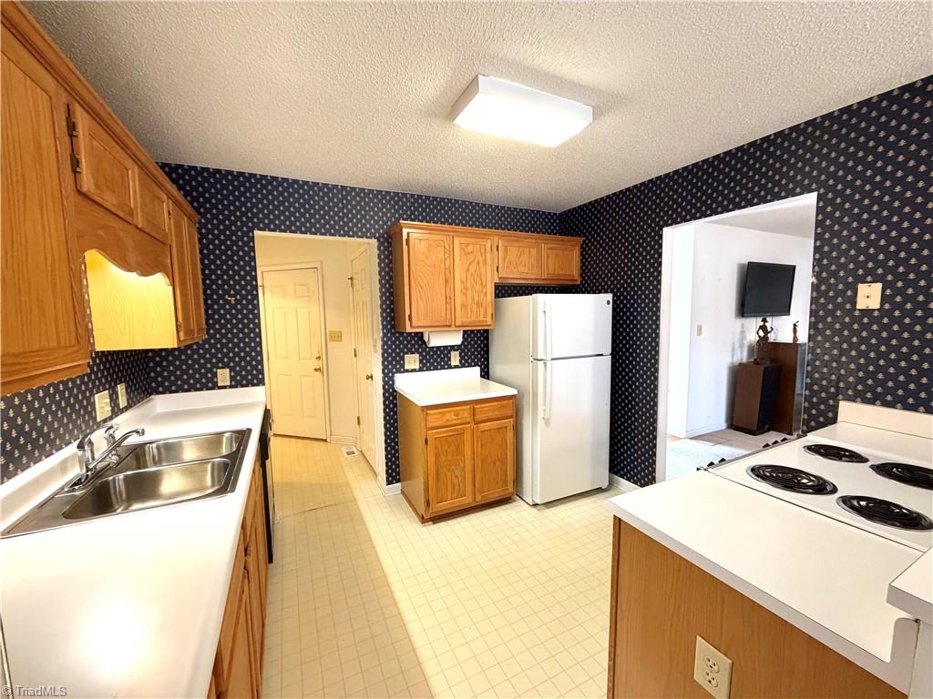 206 Ridge Creek Drive Trinity, NC 27370 - Photo 5 of 27