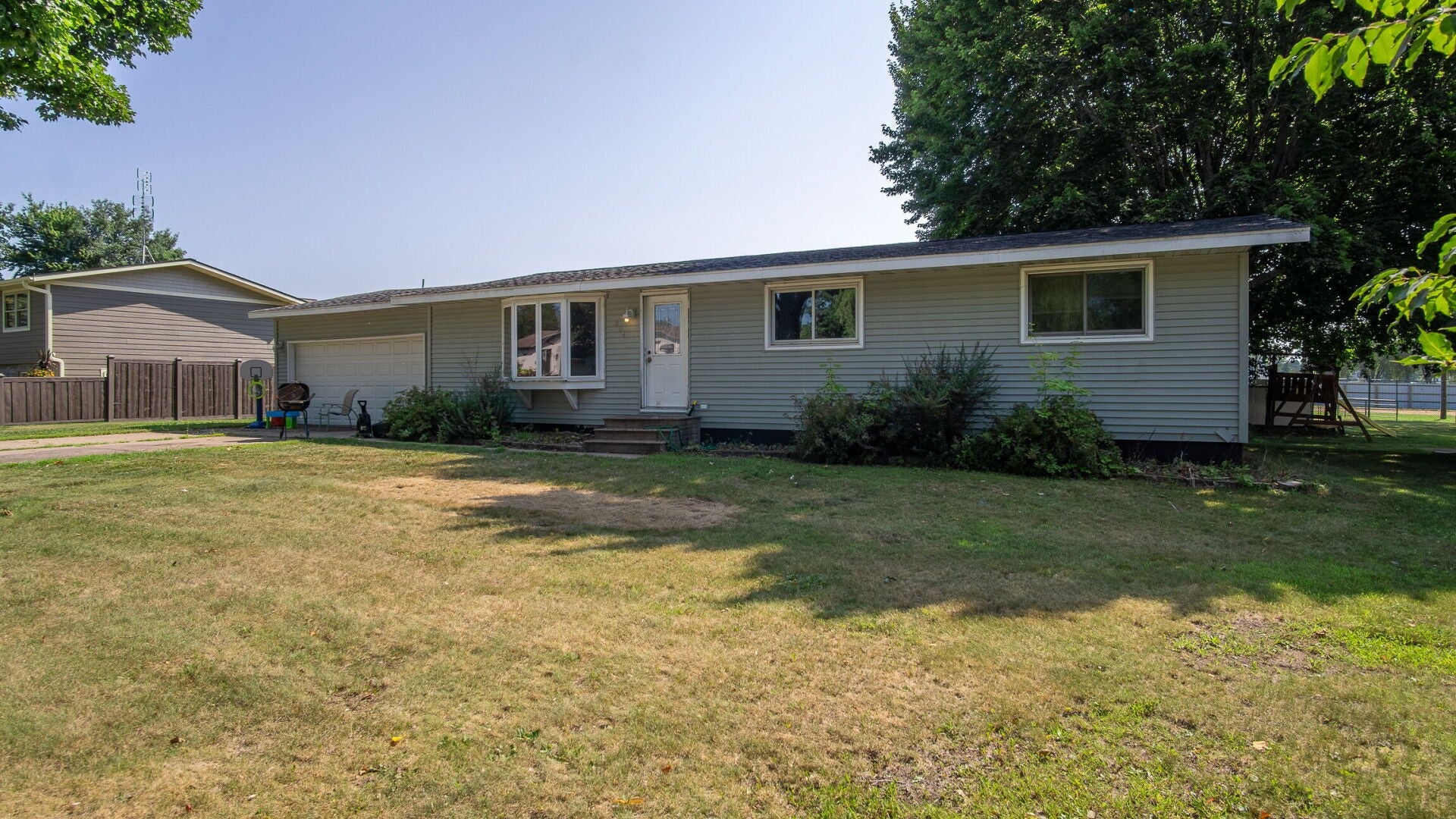 804 Thompson Street Bloomer, WI 54724 - Photo 2 of 16 Gallery Image 2