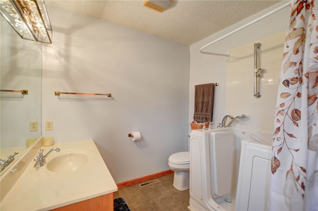 418 Crestline Drive Decatur, IL 62526 - Photo 16 of 28