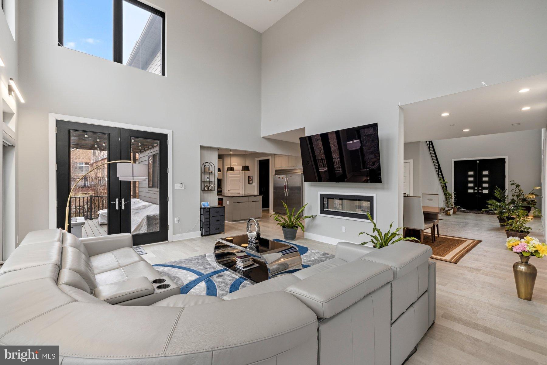 6713 Box Turtle Court New Market, MD 21774 - Photo 14 of 70 So many upgrades throughout this custom build.