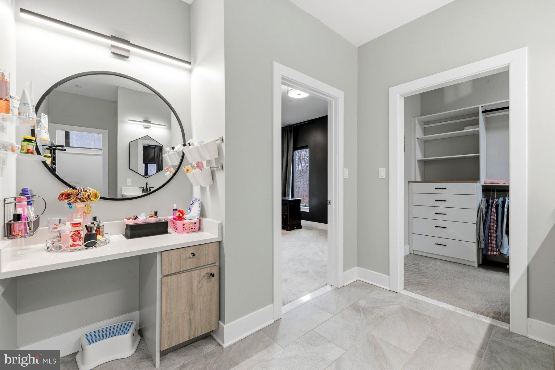 6713 Box Turtle Court New Market, MD 21774 - Photo 36 of 70 Separate make up station.