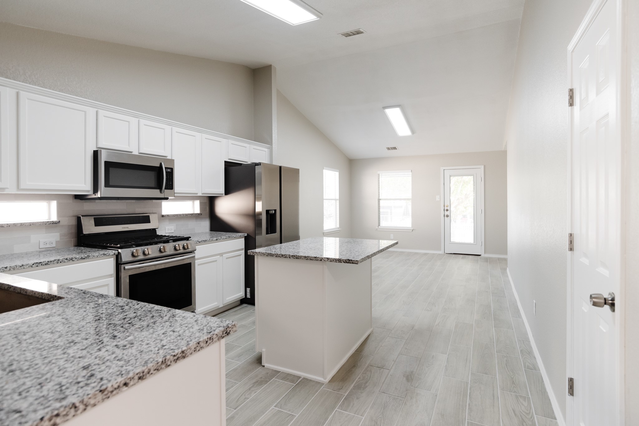 4977 Hartson Kyle, TX 78640 - Photo 10 of 40