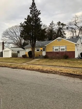 $3,825 | 4005 Worthmor Drive, Seaford, NY 11783