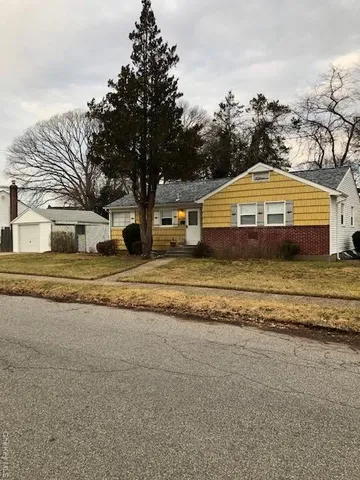 $4,000 | 4005 Worthmor Drive, Seaford, NY 11783