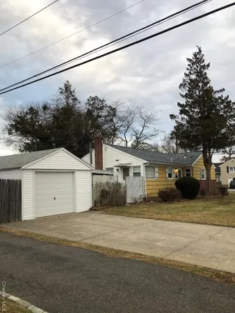 $3,825 | 4005 Worthmor Drive, Seaford, NY 11783