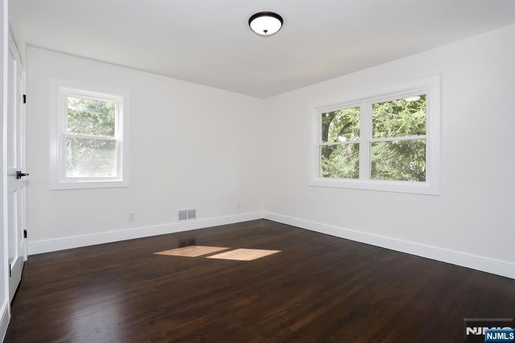 73 Rucereto Avenue Dumont, NJ 07628 - Photo 15 of 44 Gallery Image 15