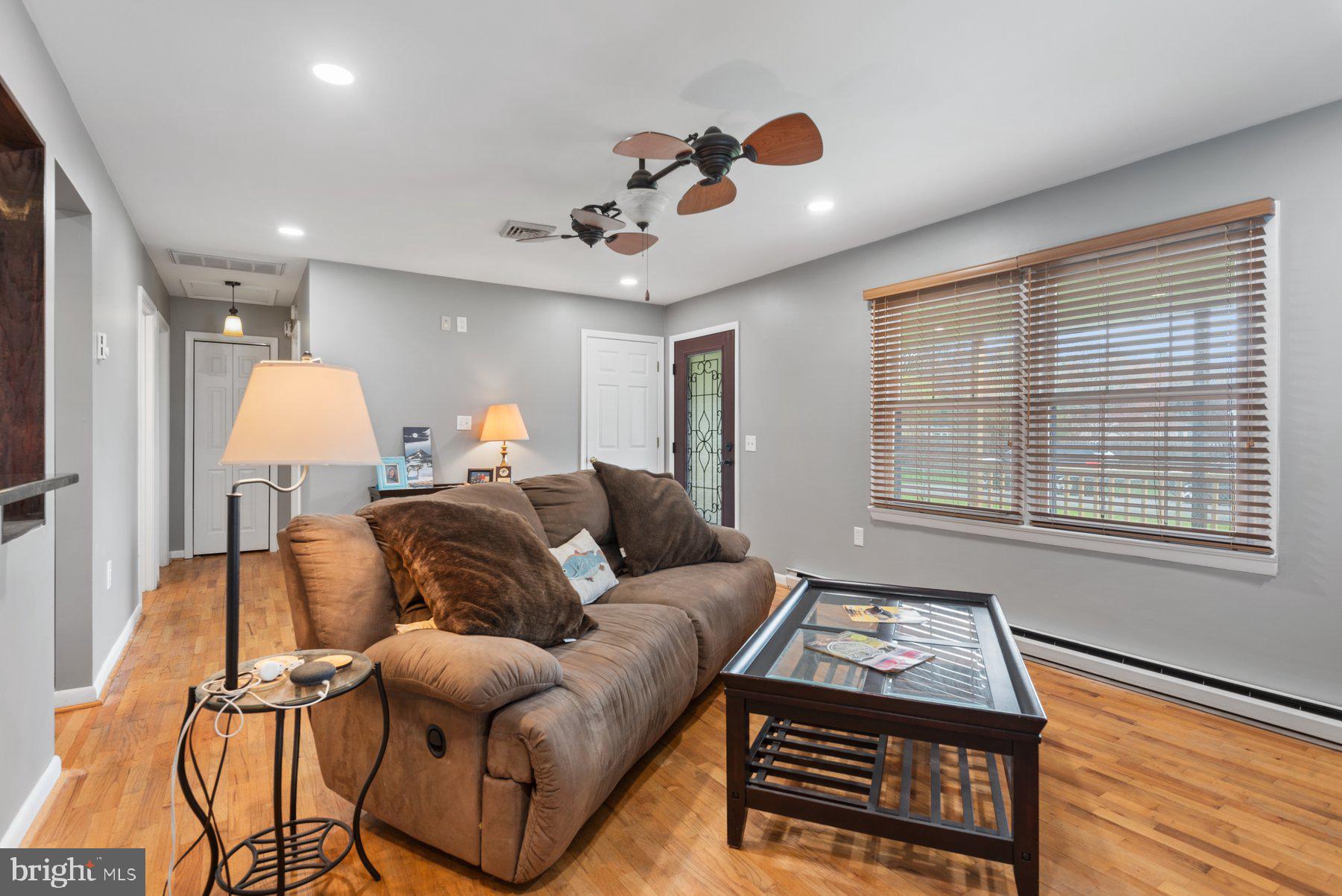 1304 Little Creek Road Chester, MD 21619 - Photo 10 of 27 Living Area