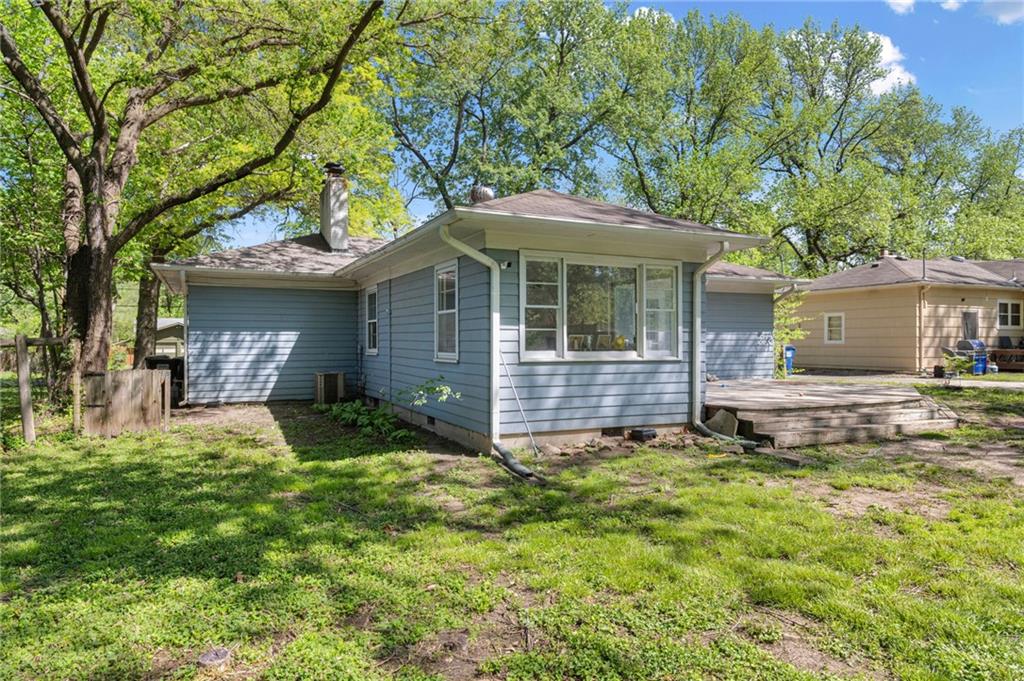 1709 Learnard Avenue Lawrence, KS 66044 - Photo 29 of 33