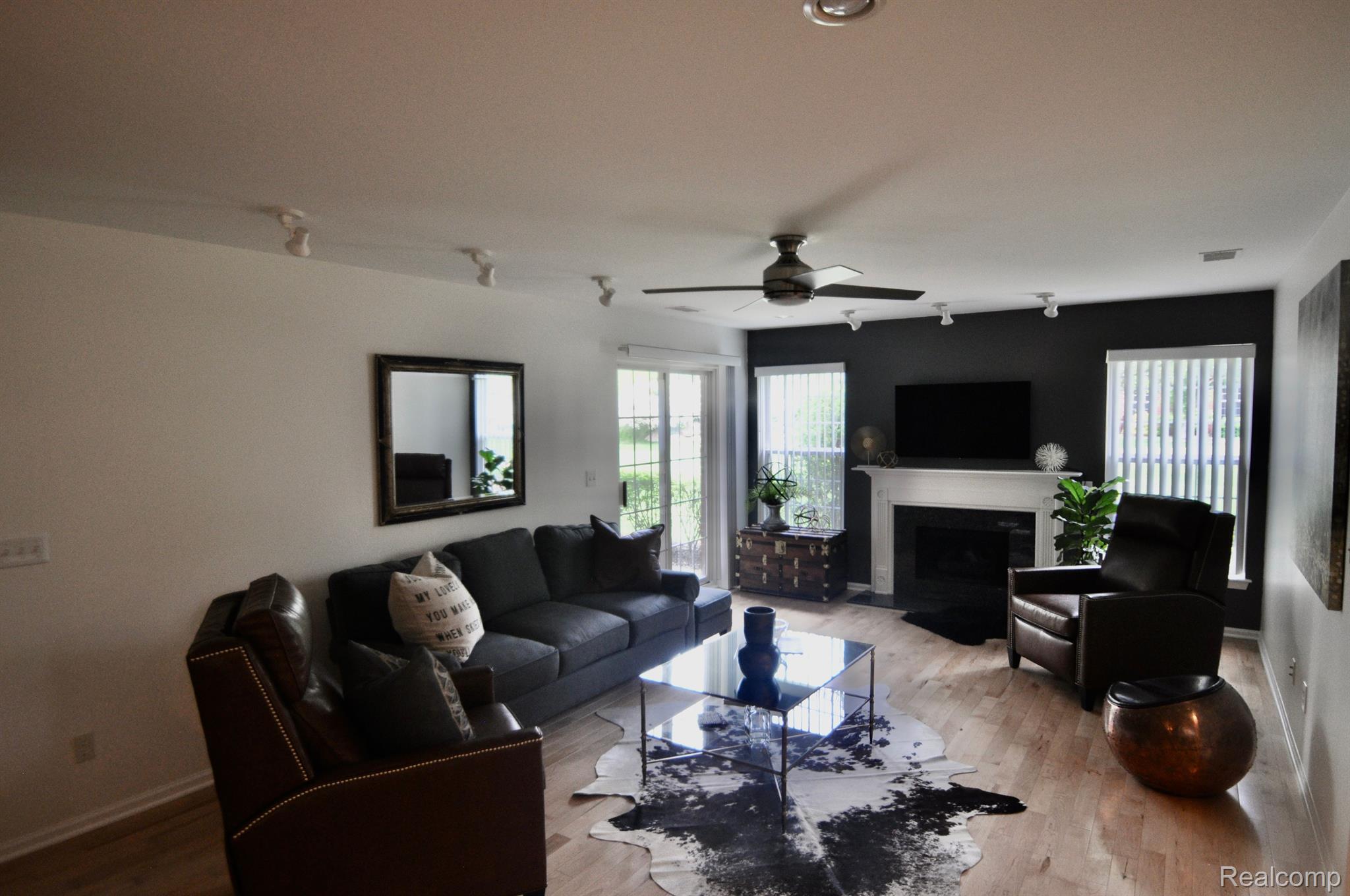 3548 Oakmonte Boulevard Rochester, MI 48306 - Photo 3 of 13 Gallery Image 3
