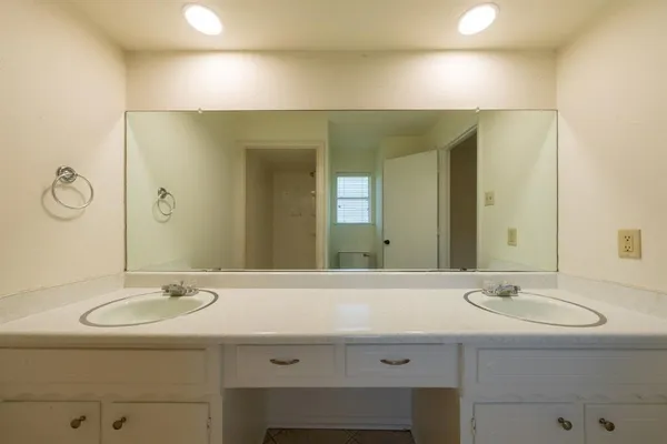 $400,000 | 2811 Wentwood Drive, Grapevine, TX 76051