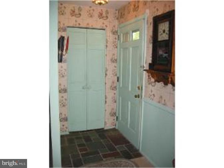 1 Ridgewood Circle Haddonfield, NJ 08033 - Photo 2 of 25 Foyer
