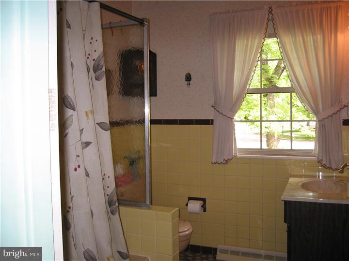 1 Ridgewood Circle Haddonfield, NJ 08033 - Photo 18 of 25 Bathroom
